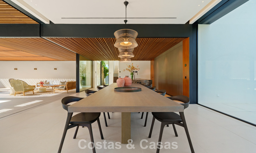Avant-garde designervilla te koop met talrijke luxevoorzieningen in Nueva Andalucia, Marbella 786083