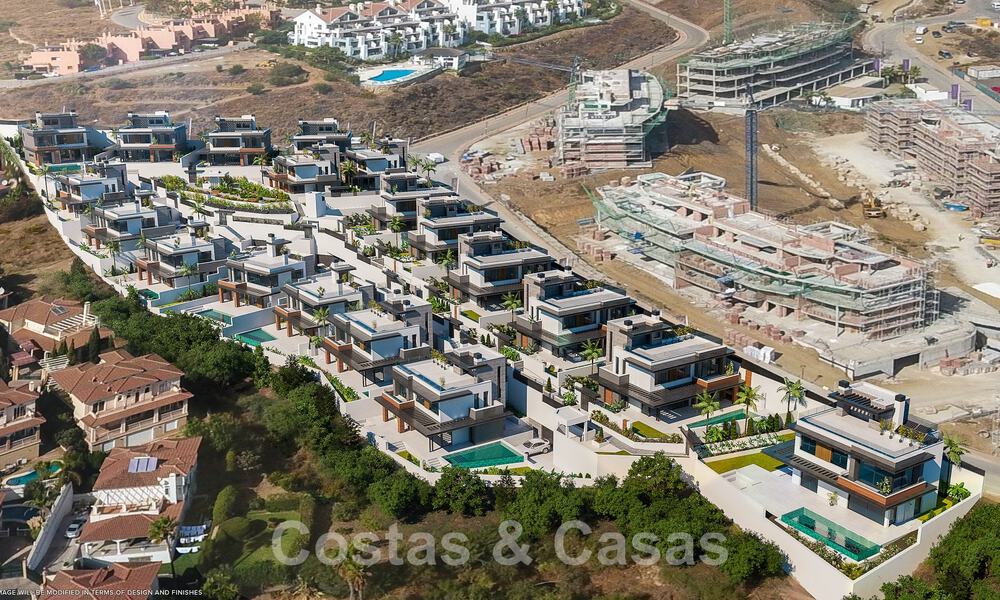 Elegante, moderne, nieuwbouwvilla´s te koop met panoramisch uitzicht vlak bij de golfbaan in Mijas’ golfvallei aan de Costa del Sol 49069