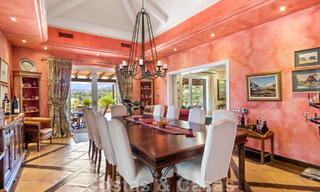 Formidabele, Mediterrane familievilla te koop met panoramisch uitzicht in een hoogstaand golfresort in Benahavis - Marbella 45792 