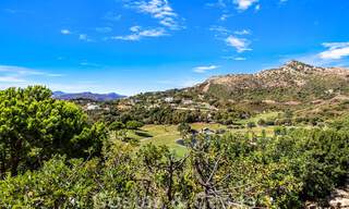 Formidabele, Mediterrane familievilla te koop met panoramisch uitzicht in een hoogstaand golfresort in Benahavis - Marbella 45798 