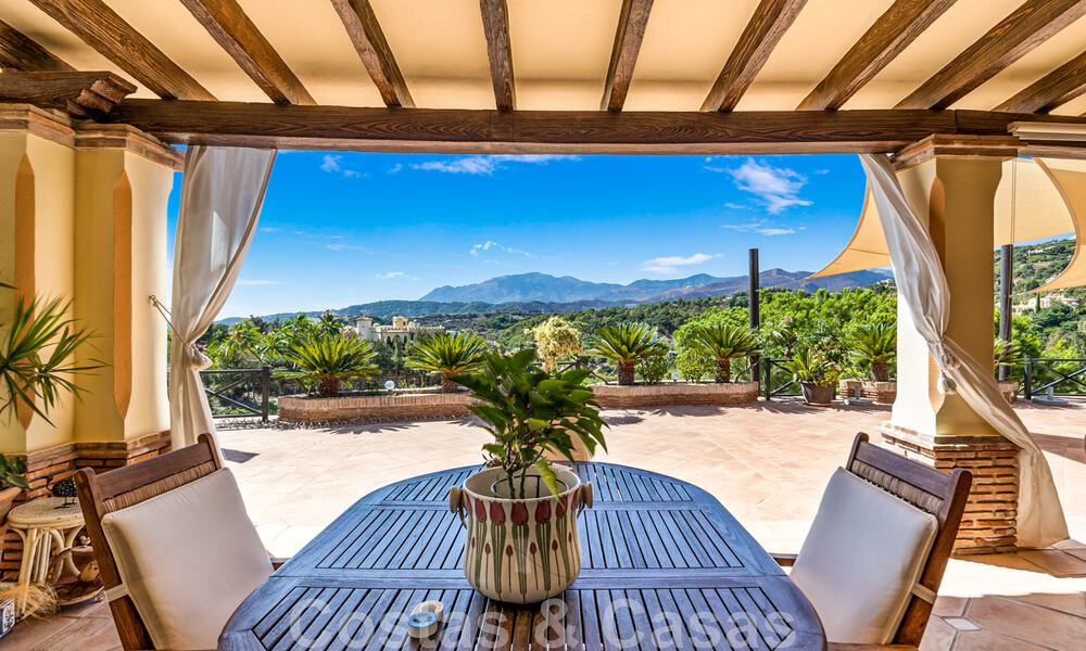 Formidabele, Mediterrane familievilla te koop met panoramisch uitzicht in een hoogstaand golfresort in Benahavis - Marbella 45807