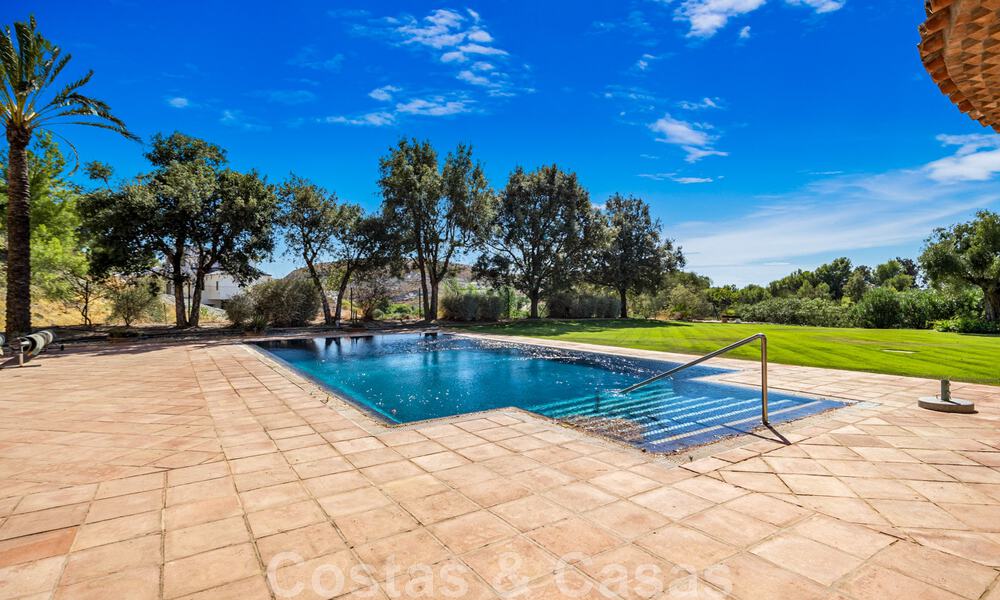 Formidabele, Mediterrane familievilla te koop met panoramisch uitzicht in een hoogstaand golfresort in Benahavis - Marbella 45814