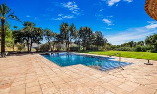 Formidabele, Mediterrane familievilla te koop met panoramisch uitzicht in een hoogstaand golfresort in Benahavis - Marbella 45814 