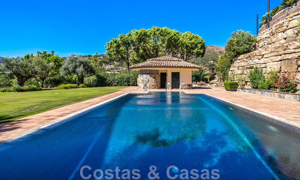 Formidabele, Mediterrane familievilla te koop met panoramisch uitzicht in een hoogstaand golfresort in Benahavis - Marbella 45817