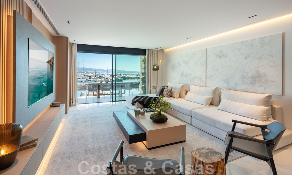 Modern gerenoveerd luxe appartement te koop, eerstelijns in de jachthaven van Puerto Banus, Marbella 46279