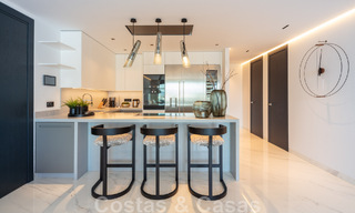 Modern gerenoveerd luxe appartement te koop, eerstelijns in de jachthaven van Puerto Banus, Marbella 46284 