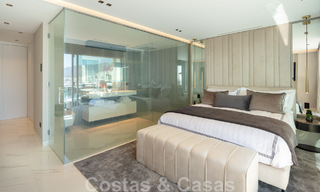 Modern gerenoveerd luxe appartement te koop, eerstelijns in de jachthaven van Puerto Banus, Marbella 46285 