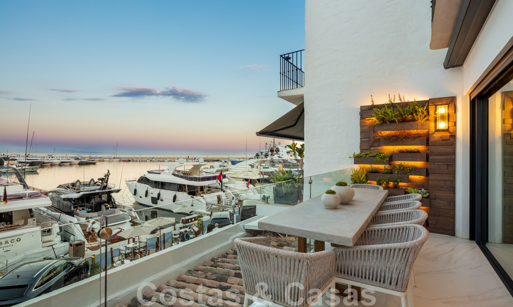Modern gerenoveerd luxe appartement te koop, eerstelijns in de jachthaven van Puerto Banus, Marbella 46286
