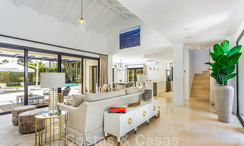 Instapklare eigentijdse luxevilla te koop, op loopafstand van Puerto Banus en het strand van San Pedro, Marbella 46212