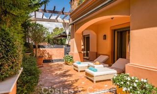 Ruim duplex, dubbel appartement in een eerstelijnsstrandcomplex op loopafstand van Puerto Banus, Marbella 46758 