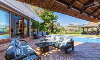 Unieke, mediterrane luxevilla te koop met rustgevend uitzicht op de golfbanen in een begeerde woonwijk in La Quinta, Benahavis - Marbella 48465 