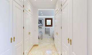 Unieke, mediterrane luxevilla te koop met rustgevend uitzicht op de golfbanen in een begeerde woonwijk in La Quinta, Benahavis - Marbella 48470 