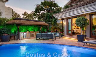 Unieke, mediterrane luxevilla te koop met rustgevend uitzicht op de golfbanen in een begeerde woonwijk in La Quinta, Benahavis - Marbella 48496 