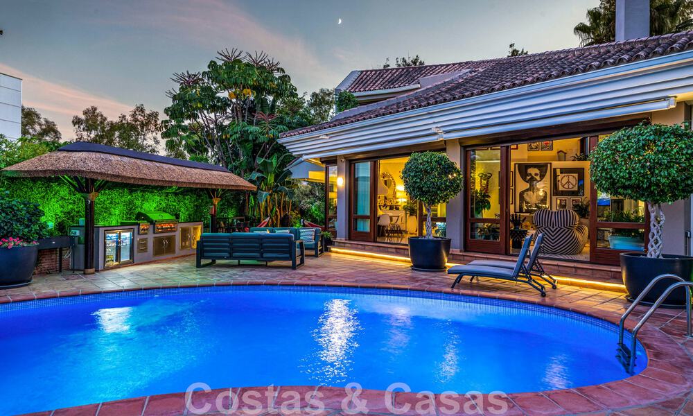 Unieke, mediterrane luxevilla te koop met rustgevend uitzicht op de golfbanen in een begeerde woonwijk in La Quinta, Benahavis - Marbella 48497