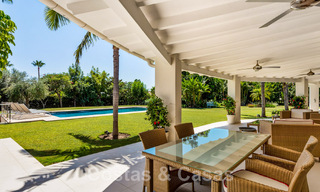 Traditionele, Spaanse luxevilla te koop, op tweede lijn golf in een prestigieuze woonwijk in Nueva Andalucia, Marbella 46503 