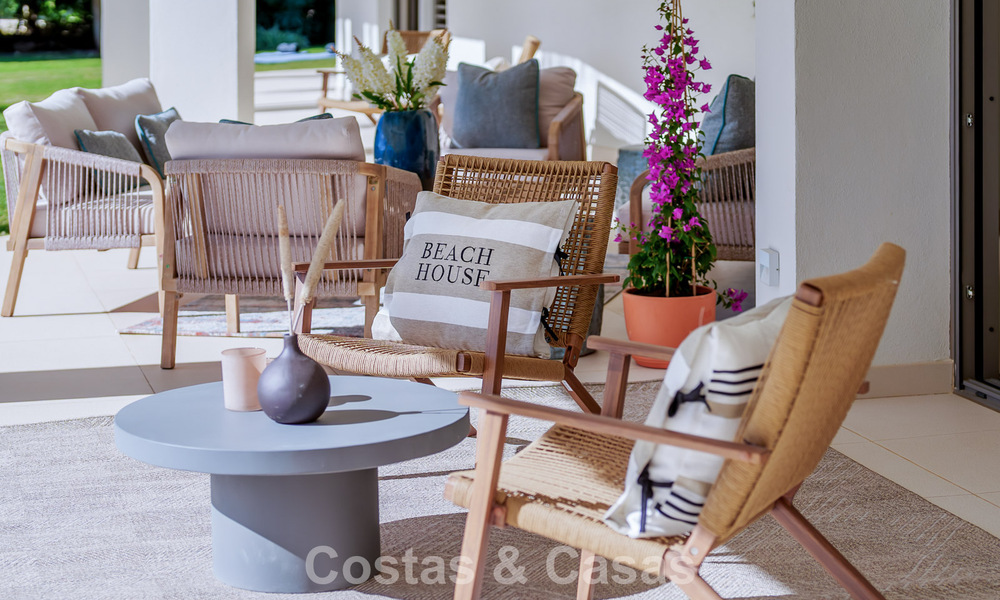 Traditionele, Spaanse luxevilla te koop, op tweede lijn golf in een prestigieuze woonwijk in Nueva Andalucia, Marbella 775939