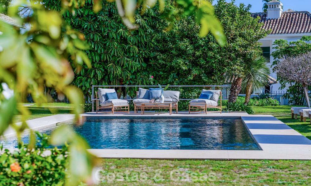 Traditionele, Spaanse luxevilla te koop, op tweede lijn golf in een prestigieuze woonwijk in Nueva Andalucia, Marbella 775941