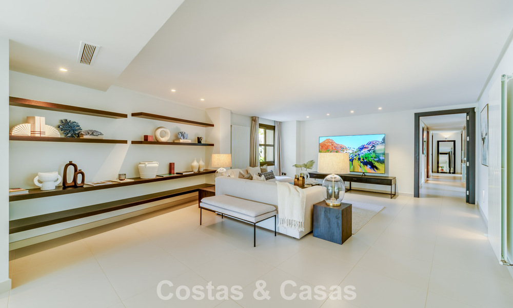 Traditionele, Spaanse luxevilla te koop, op tweede lijn golf in een prestigieuze woonwijk in Nueva Andalucia, Marbella 775958