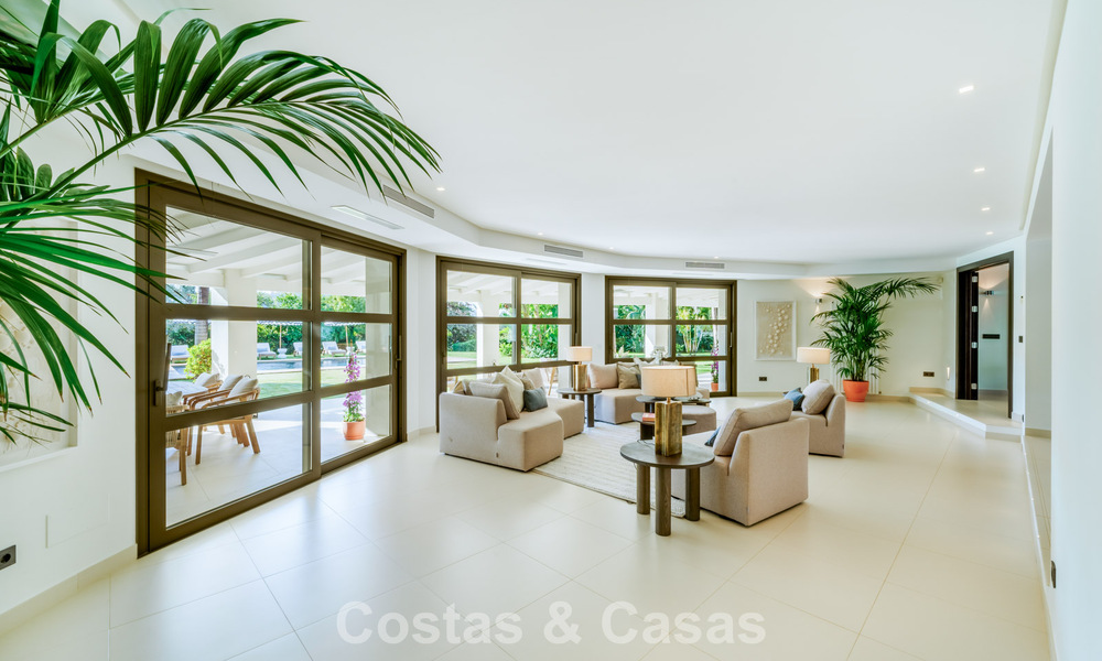 Traditionele, Spaanse luxevilla te koop, op tweede lijn golf in een prestigieuze woonwijk in Nueva Andalucia, Marbella 775960