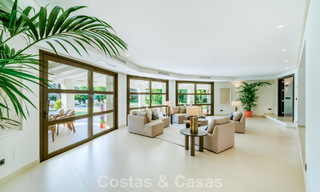 Traditionele, Spaanse luxevilla te koop, op tweede lijn golf in een prestigieuze woonwijk in Nueva Andalucia, Marbella 775960 