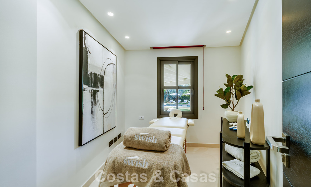 Traditionele, Spaanse luxevilla te koop, op tweede lijn golf in een prestigieuze woonwijk in Nueva Andalucia, Marbella 775967