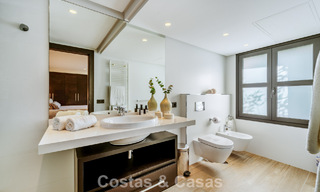 Traditionele, Spaanse luxevilla te koop, op tweede lijn golf in een prestigieuze woonwijk in Nueva Andalucia, Marbella 775972 