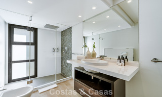 Traditionele, Spaanse luxevilla te koop, op tweede lijn golf in een prestigieuze woonwijk in Nueva Andalucia, Marbella 775976 