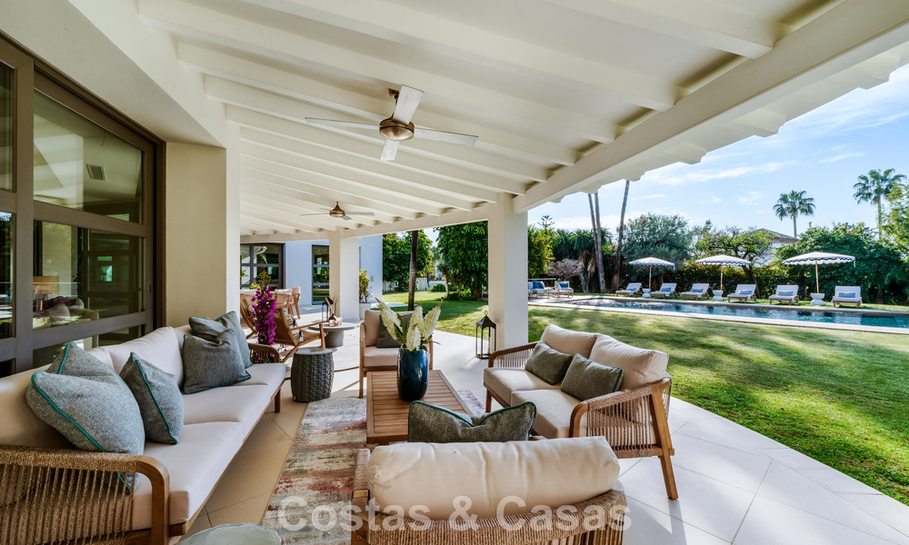 Traditionele, Spaanse luxevilla te koop, op tweede lijn golf in een prestigieuze woonwijk in Nueva Andalucia, Marbella 775980