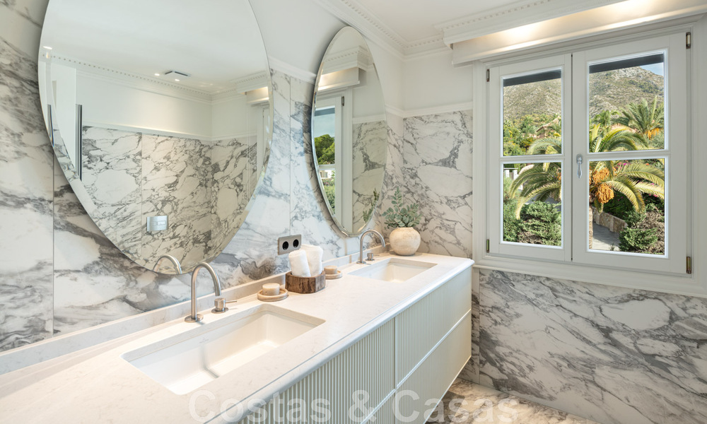 Spectaculaire luxevilla te koop in een Mediterrane bouwstijl in de prestigieuze villawijk Sierra Blanca op de Golden Mile van Marbella 46229