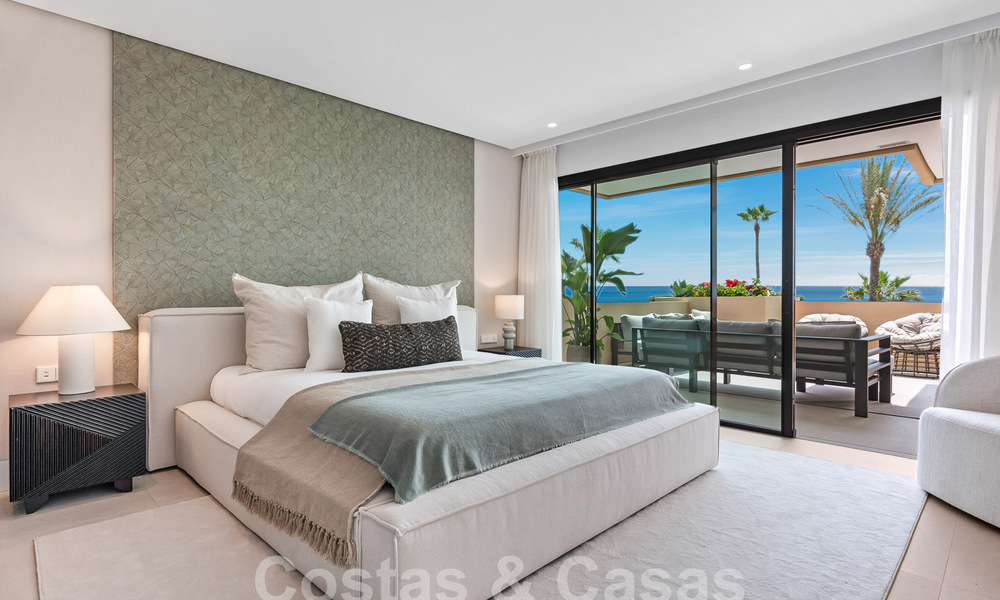 Ruim, gerenoveerd appartement te koop in een strandcomplex met panoramisch zeezicht, op de New Golden Mile tussen Marbella en Estepona 54901