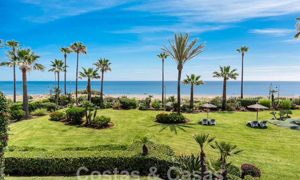 Ruim, gerenoveerd appartement te koop in een strandcomplex met panoramisch zeezicht, op de New Golden Mile tussen Marbella en Estepona 54914