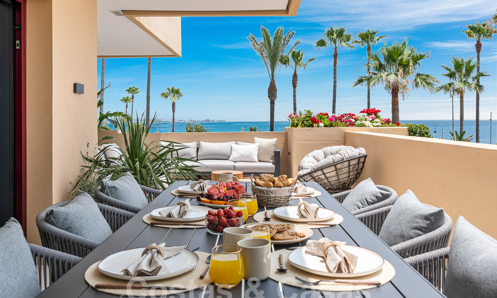 Ruim, gerenoveerd appartement te koop in een strandcomplex met panoramisch zeezicht, op de New Golden Mile tussen Marbella en Estepona 54931