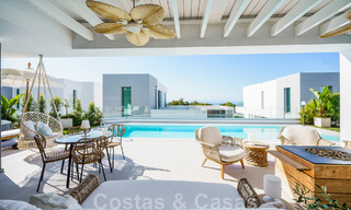Instapklare villa te koop met hedendaags architectuur in een omheinde villagemeenschap op de grens van Mijas en Marbella 46400 