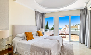 Ruime villa in authentieke, Mediterrane bouwstijl te koop met zeezicht in een vijfsterren golfresort in Benahavis - Marbella 46642 