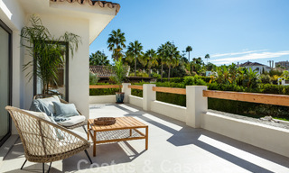 Instapklare, luxueuze designvilla te koop op loopafstand van het voorzieningen in de golfvallei van Nueva Andalucia, Marbella 46683 