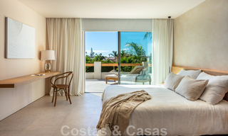 Instapklare, luxueuze designvilla te koop op loopafstand van het voorzieningen in de golfvallei van Nueva Andalucia, Marbella 46685 
