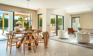 Instapklare, luxueuze designvilla te koop op loopafstand van het voorzieningen in de golfvallei van Nueva Andalucia, Marbella 46691 