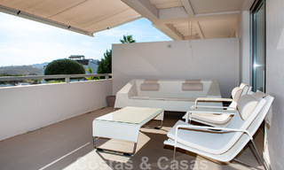 Zeer ruim, licht en modern 3-slaapkamer luxe appartement te koop met open zeezicht in Marbella - Benahavis 46841 