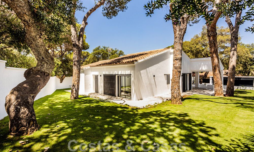 Prachtige, gelijkvloerse, modern Andalusische villa te koop, op loopafstand van het strand in Elviria, ten oosten van Marbella centrum 46908
