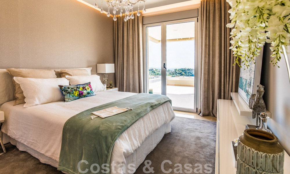 Instapklaar, verhoogd begane grond appartement te koop met panoramisch uitzicht op de vallei en de zee in het exclusieve Benahavis - Marbella 47024
