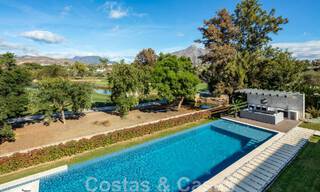 Ruime, verfijnde designervilla te koop, frontlinie Las Brisas Golf in het hartje van Nueva Andalucia, Marbella 47271 