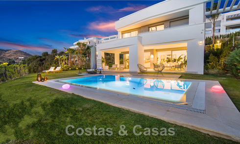 Ruime luxevilla te koop, ontworpen in moderne bouwstijl, met golf- en zeezicht in een gated golfresort net ten oosten Marbella centrum 47339