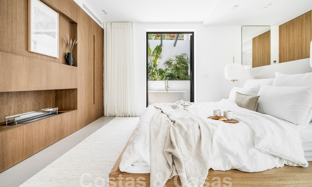 Majestueuze gelijkvloers villa te koop met een ontspannend, Balinees design, gelegen op wandelafstand van Puerto Banus, Marbella 52943