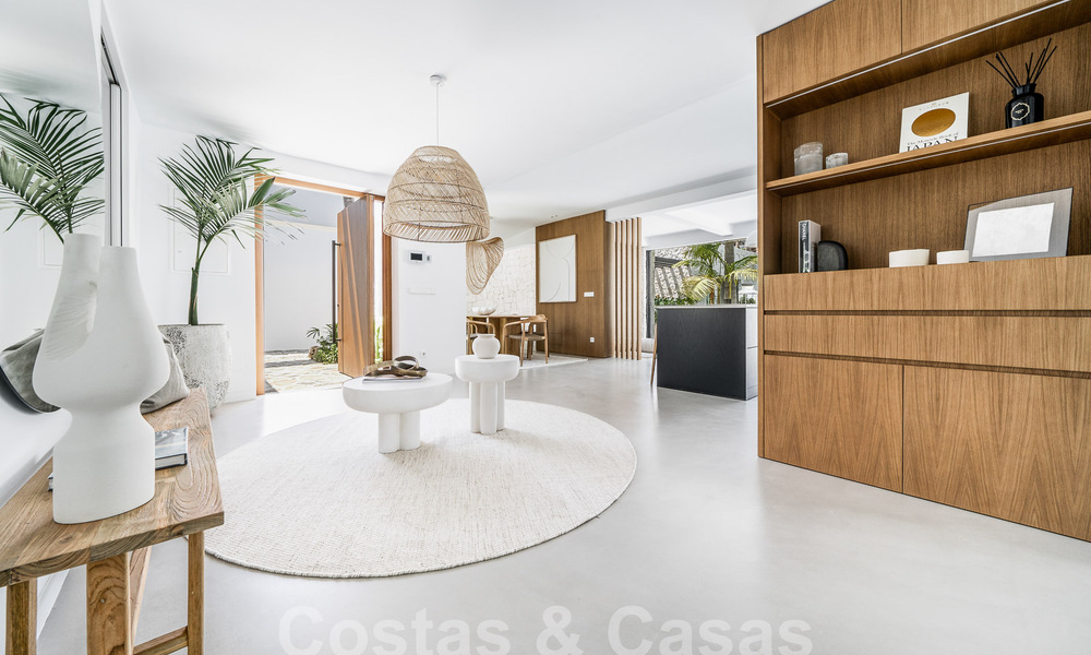Majestueuze gelijkvloers villa te koop met een ontspannend, Balinees design, gelegen op wandelafstand van Puerto Banus, Marbella 52945