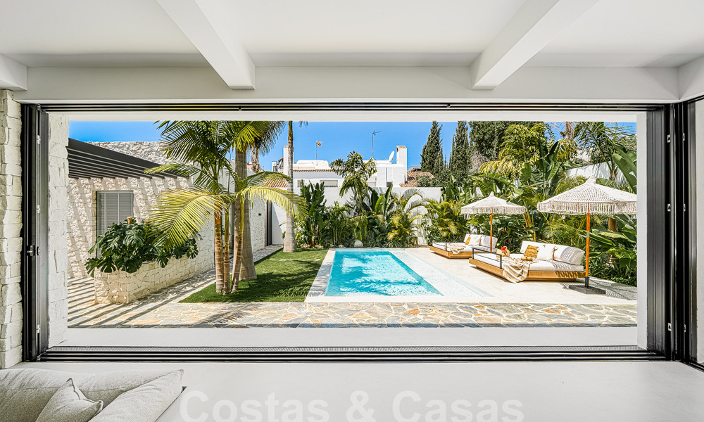 Majestueuze gelijkvloers villa te koop met een ontspannend, Balinees design, gelegen op wandelafstand van Puerto Banus, Marbella 52947