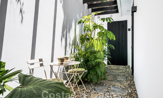 Majestueuze gelijkvloers villa te koop met een ontspannend, Balinees design, gelegen op wandelafstand van Puerto Banus, Marbella 52951 