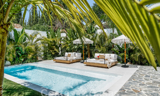 Majestueuze gelijkvloers villa te koop met een ontspannend, Balinees design, gelegen op wandelafstand van Puerto Banus, Marbella 52954 