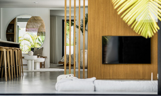 Majestueuze gelijkvloers villa te koop met een ontspannend, Balinees design, gelegen op wandelafstand van Puerto Banus, Marbella 52957 