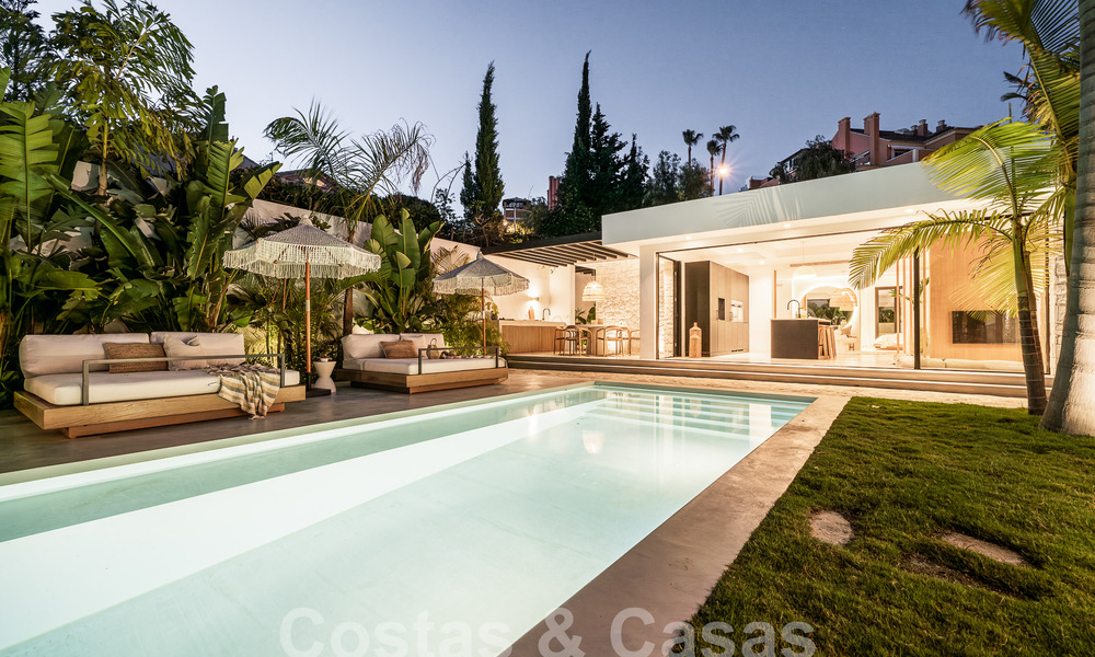 Majestueuze gelijkvloers villa te koop met een ontspannend, Balinees design, gelegen op wandelafstand van Puerto Banus, Marbella 52975