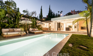 Majestueuze gelijkvloers villa te koop met een ontspannend, Balinees design, gelegen op wandelafstand van Puerto Banus, Marbella 52975 